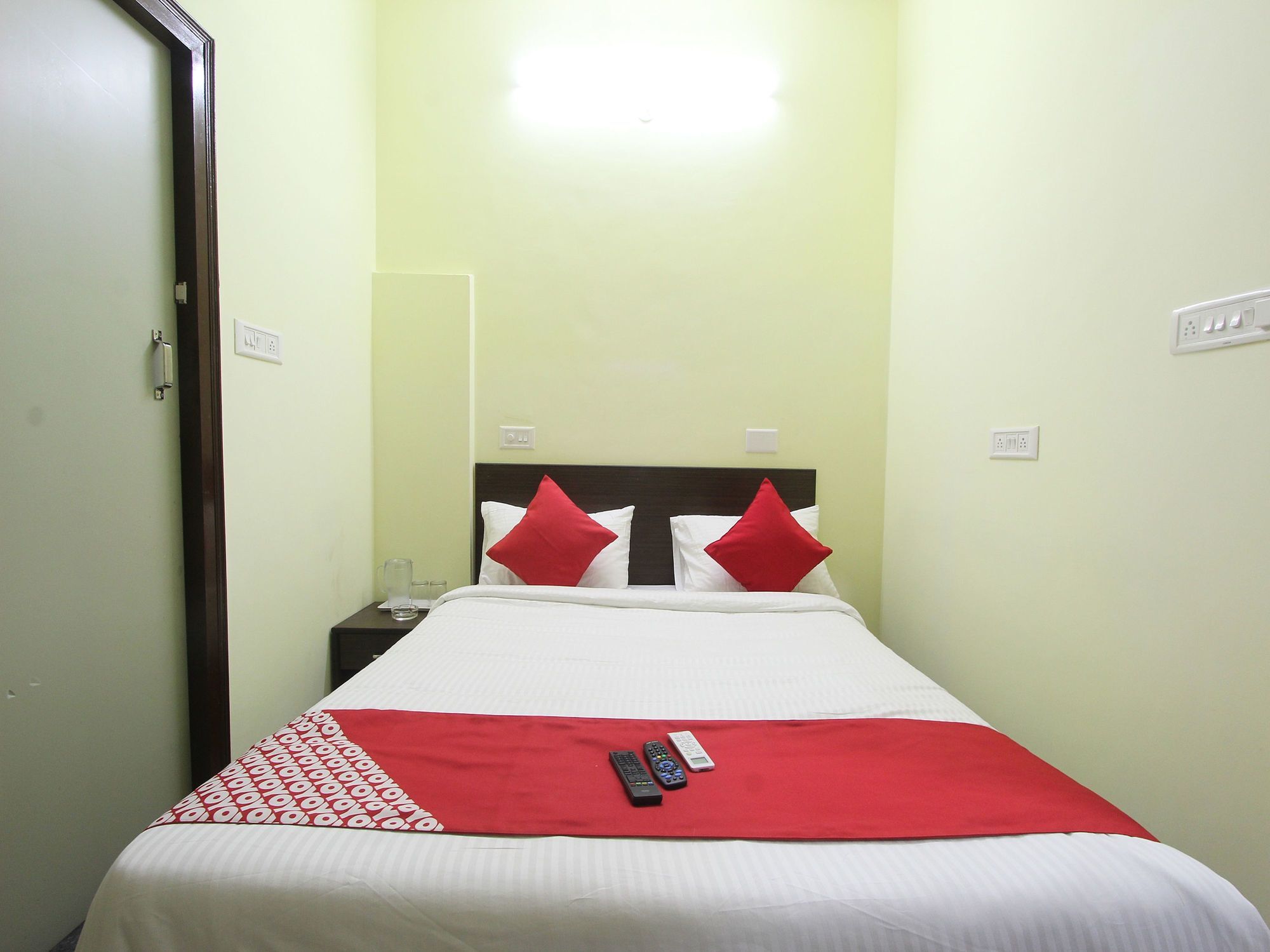 העיר בנגלור Hotel O V R Residency Near Sri Amruth Chithra Mandira מראה חיצוני תמונה